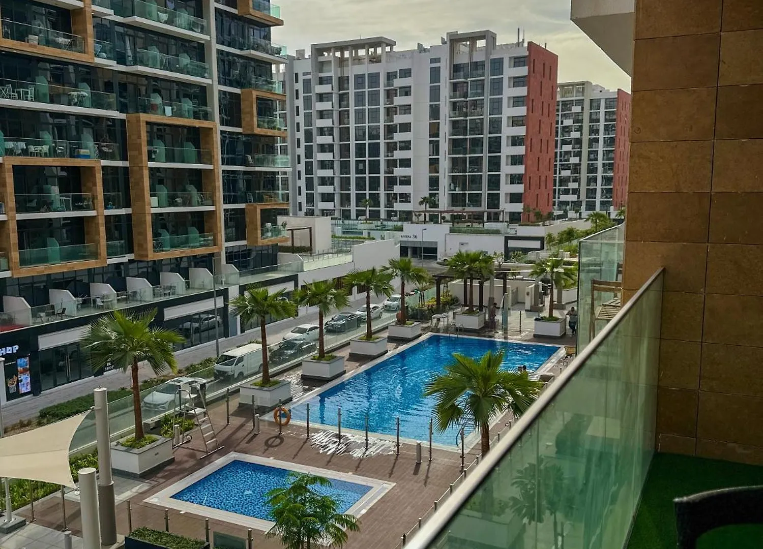 Pool View 1Br Modern & Stylish Lägenhet Dubai