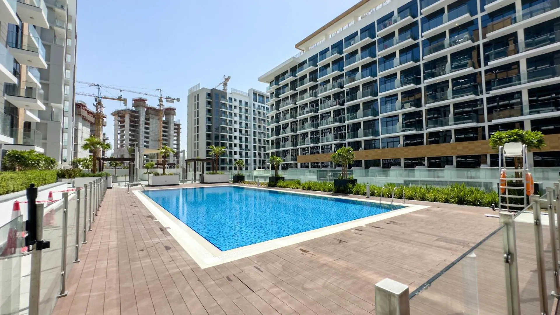 Pool View 1Br Modern & Stylish Lägenhet Dubai Förenade Arabemiraten