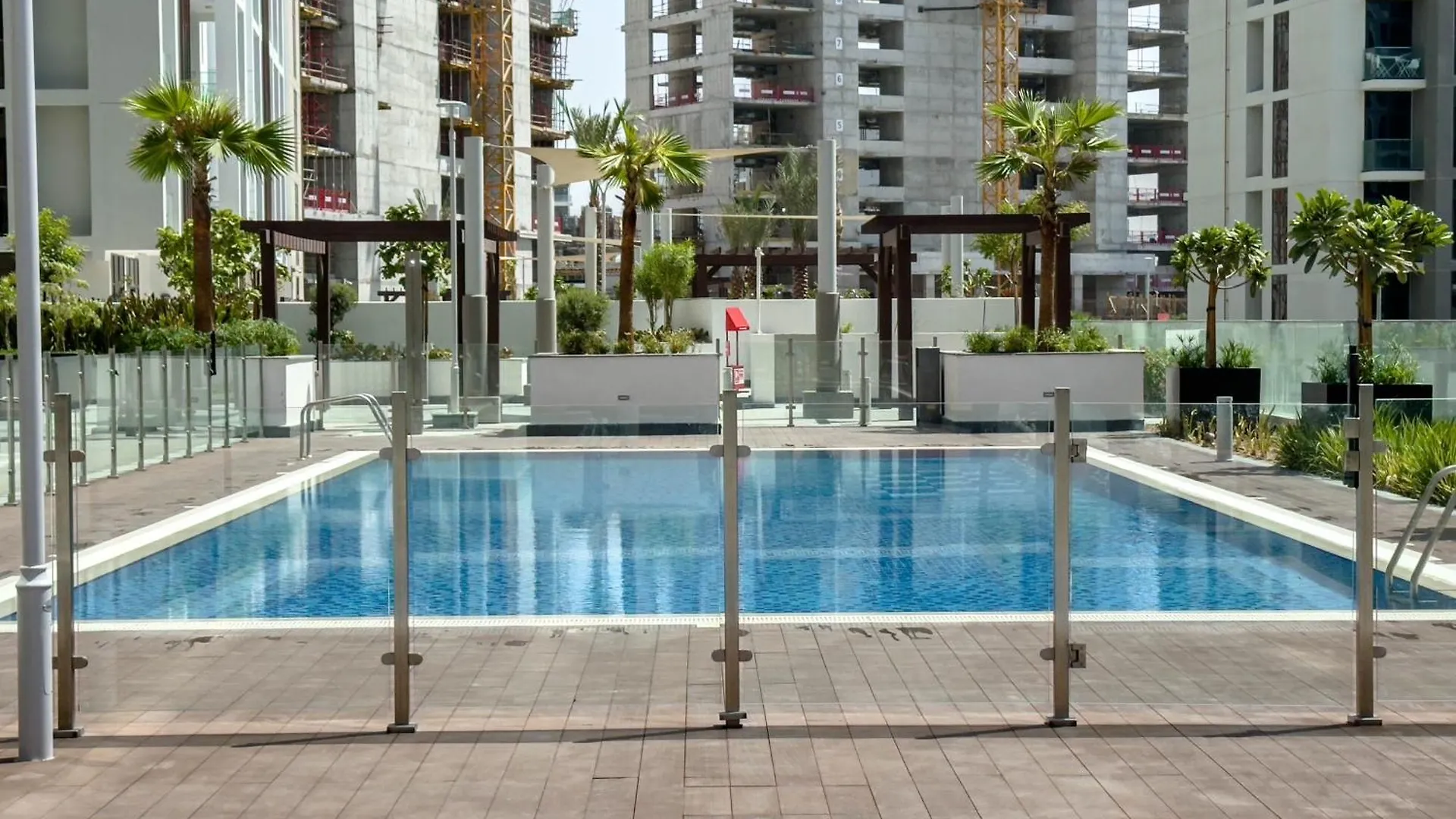 Pool View 1Br Modern & Stylish Lägenhet Dubai Förenade Arabemiraten