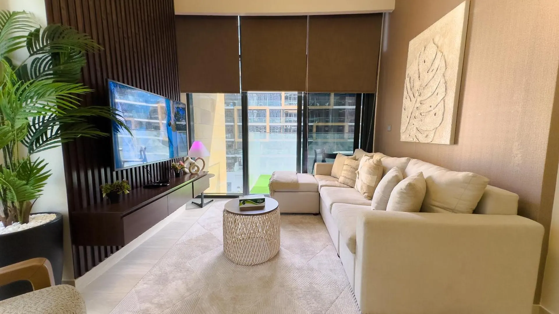 Pool View 1Br Modern & Stylish Lägenhet Dubai Förenade Arabemiraten