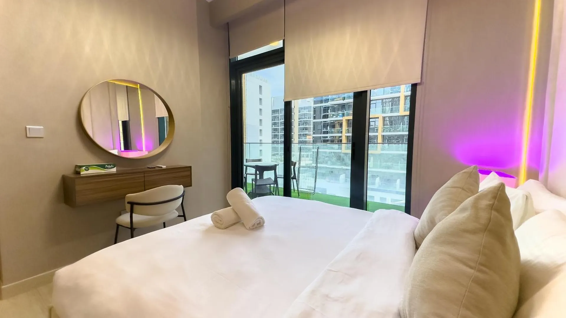 Pool View 1Br Modern & Stylish Lägenhet Dubai