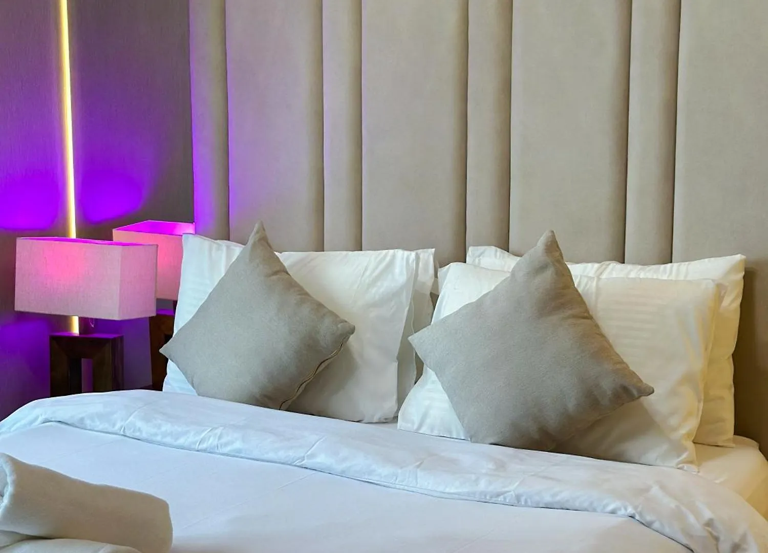 Апартаменты Pool View 1Br Modern & Stylish Дубай 0*,  ОАЭ
